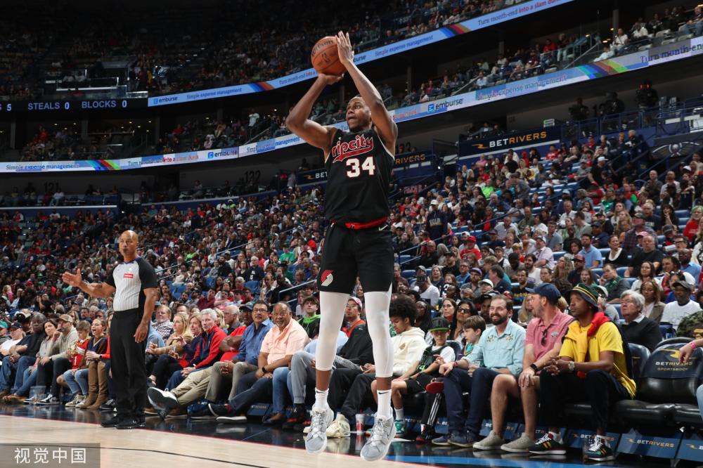 他既能在边 他既能在边